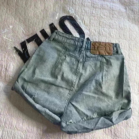 One Teaspoon High Waisted Shorts, Denim Shorts, Light Wash Shorts, Womens 23 - Picture 6 of 7